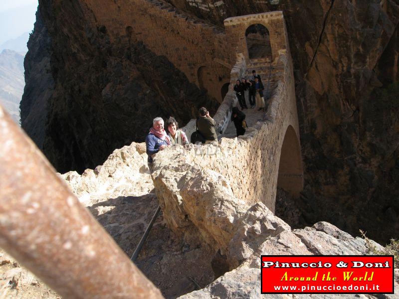 Yemen - Shahara Bridge - 13.jpg